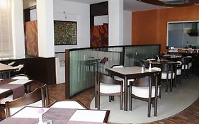 Inderlok Hotel